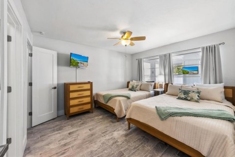House in Holmes Beach, Florida 2 bedrooms, 109.62 sq.m. № 1812498 - photo 10