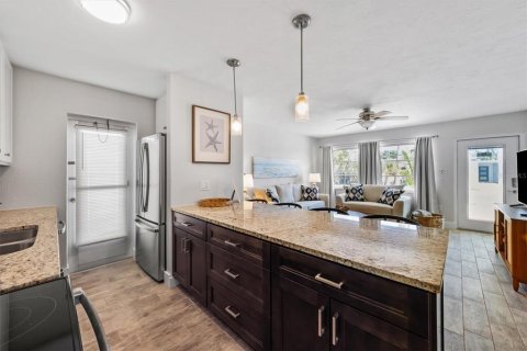House in Holmes Beach, Florida 2 bedrooms, 109.62 sq.m. № 1812498 - photo 8