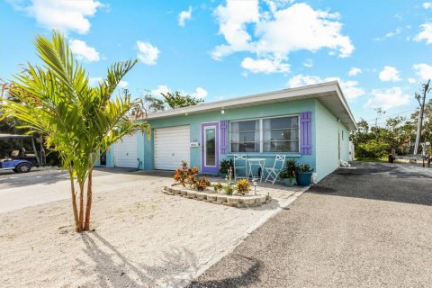 House in Holmes Beach, Florida 2 bedrooms, 109.62 sq.m. № 1812498 - photo 2