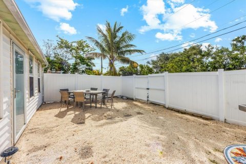 House in Holmes Beach, Florida 2 bedrooms, 109.62 sq.m. № 1812498 - photo 17