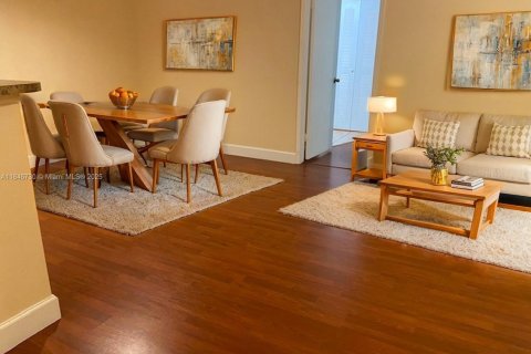 Condo in Coral Springs, Florida, 2 bedrooms  № 1850679 - photo 7