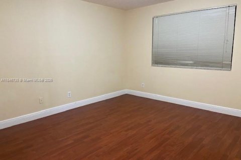 Condo in Coral Springs, Florida, 2 bedrooms  № 1850679 - photo 15