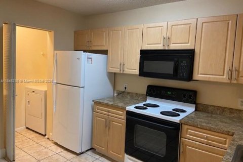 Condo in Coral Springs, Florida, 2 bedrooms  № 1850679 - photo 14