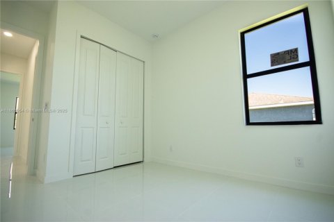 House in Lehigh Acres, Florida 3 bedrooms № 1892389 - photo 28