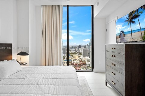 Condo in Miami, Florida, 1 bedroom  № 2061532 - photo 12