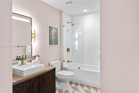 Condo in Miami, Florida, 1 bedroom  № 2061532 - photo 13