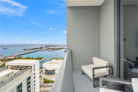 Condo in Miami, Florida, 1 bedroom  № 2061532 - photo 16