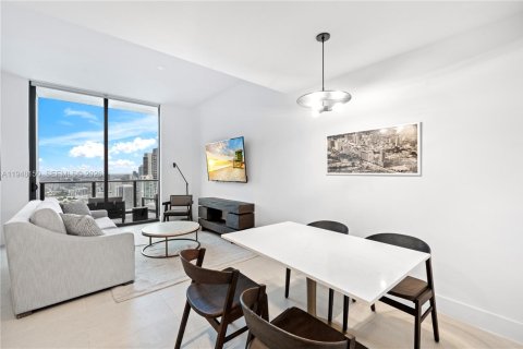 Condo in Miami, Florida, 1 bedroom  № 2061532 - photo 2