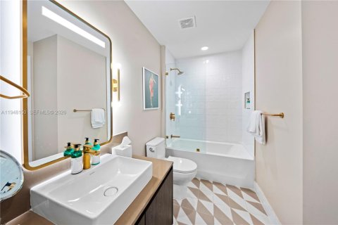 Condo in Miami, Florida, 1 bedroom  № 2061532 - photo 14