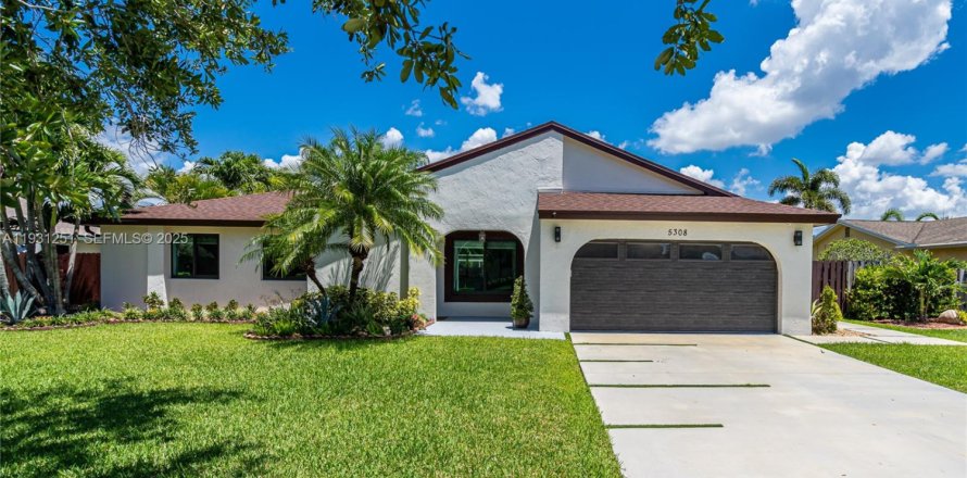 Villa ou maison à Cooper City, Floride 3 chambres, 135.36 m2 № 1989812