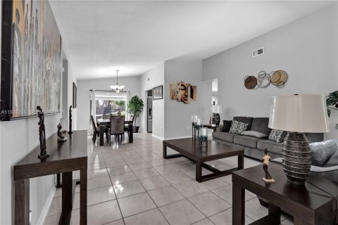 Villa ou maison à vendre à Cooper City, Floride: 3 chambres, 135.36 m2 № 1989812 - photo 16