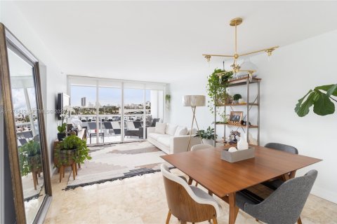 Condo in Miami Beach, Florida, 1 bedroom  № 2042181 - photo 3