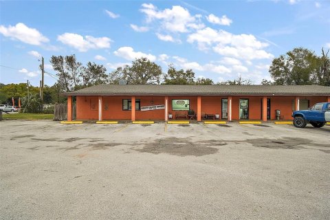 Commercial property in Sorrento, Florida 185.8 sq.m. № 1751463 - photo 3