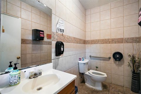 Commercial property in Sorrento, Florida 185.8 sq.m. № 1751463 - photo 18