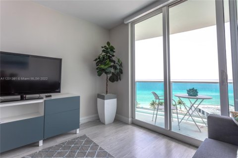 Copropriété à louer à Hollywood, Floride: 1 chambre, 81.2 m2 № 1947094 - photo 6