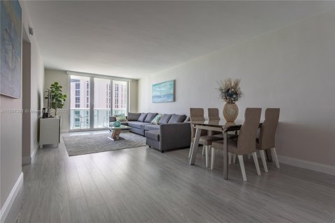 Copropriété à louer à Hollywood, Floride: 1 chambre, 81.2 m2 № 1947094 - photo 9