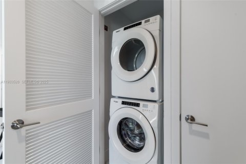 Copropriété à louer à Miami, Floride: 2 chambres, 96.99 m2 № 1991309 - photo 28