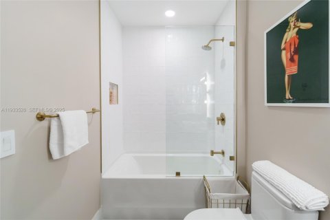 Copropriété à louer à Miami, Floride: 2 chambres, 96.99 m2 № 1991309 - photo 27