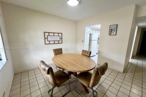 Купить кондоминиум в Холливуд, Флорида 1 спальня, 76.64м2, № 2053690 - фото 7