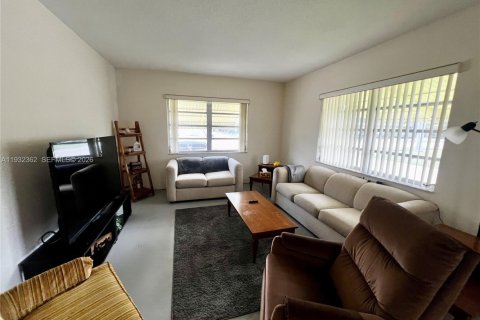 Купить кондоминиум в Холливуд, Флорида 1 спальня, 76.64м2, № 2053690 - фото 5