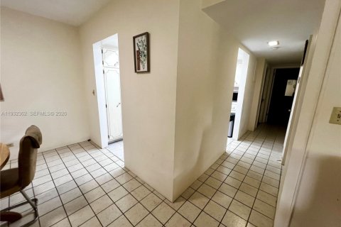 Купить кондоминиум в Холливуд, Флорида 1 спальня, 76.64м2, № 2053690 - фото 8