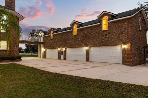 House in Sanford, Florida 8 bedrooms, 976.87 sq.m. № 2224491 - photo 6