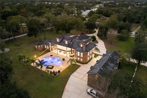 House in Sanford, Florida 8 bedrooms, 976.87 sq.m. № 2224491 - photo 12