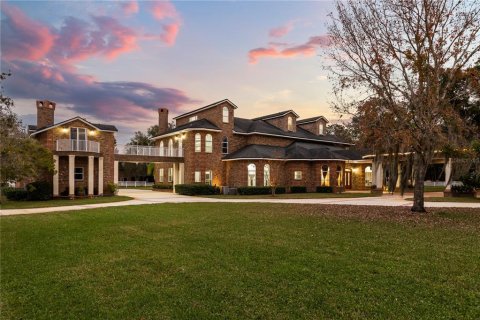 House in Sanford, Florida 8 bedrooms, 976.87 sq.m. № 2224491 - photo 5