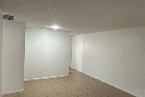 Apartamento en alquiler en Auburndale, Florida, 2 dormitorios, 74.69 m2 № 1781082 - foto 2