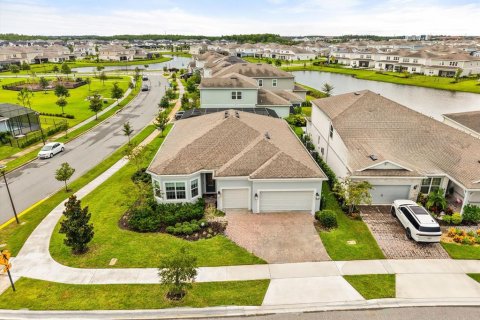Casa en venta en Orlando, Florida, 4 dormitorios, 216.65 m2 № 1900735 - foto 1
