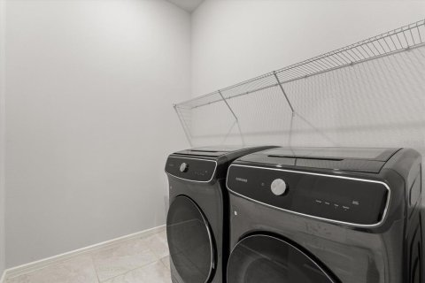 Casa en venta en Orlando, Florida, 4 dormitorios, 216.65 m2 № 1900735 - foto 29