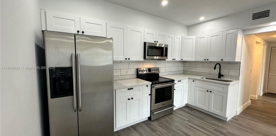 Villa ou maison à Miami, Floride 2 chambres, 88.35 m2 № 1831035