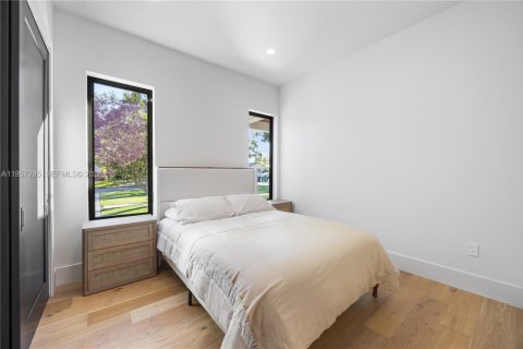 House in Palmetto Bay, Florida 5 bedrooms, 232.44 sq.m. № 2019767 - photo 26