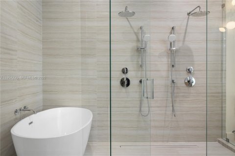 House in Palmetto Bay, Florida 5 bedrooms, 232.44 sq.m. № 2019767 - photo 19