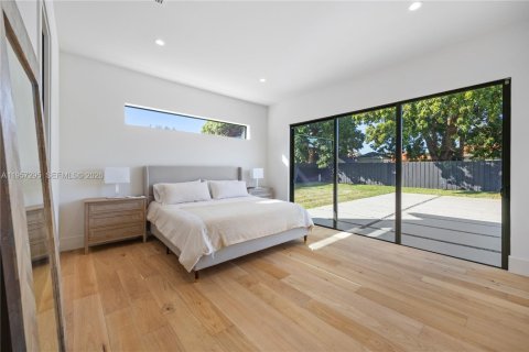 House in Palmetto Bay, Florida 5 bedrooms, 232.44 sq.m. № 2019767 - photo 13