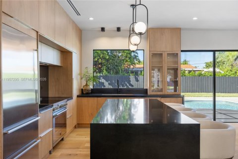 House in Palmetto Bay, Florida 5 bedrooms, 232.44 sq.m. № 2019767 - photo 10