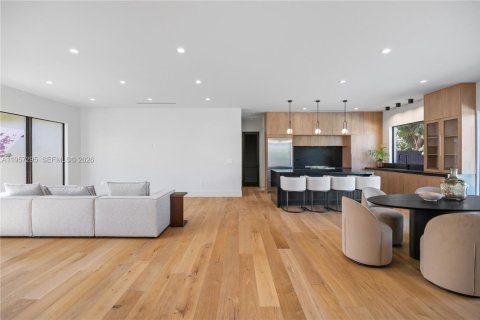 House in Palmetto Bay, Florida 5 bedrooms, 232.44 sq.m. № 2019767 - photo 12