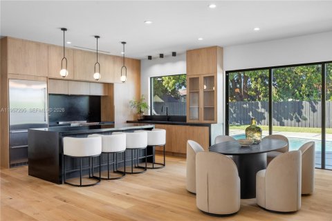 House in Palmetto Bay, Florida 5 bedrooms, 232.44 sq.m. № 2019767 - photo 7