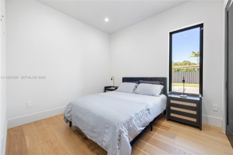 House in Palmetto Bay, Florida 5 bedrooms, 232.44 sq.m. № 2019767 - photo 24