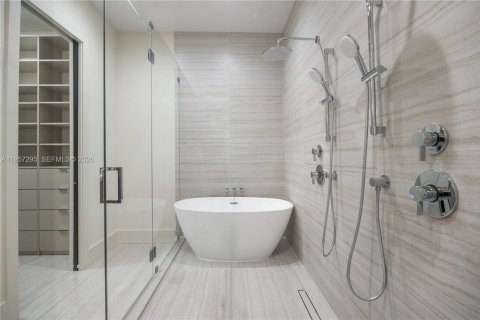 House in Palmetto Bay, Florida 5 bedrooms, 232.44 sq.m. № 2019767 - photo 20