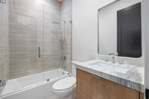 House in Palmetto Bay, Florida 5 bedrooms, 232.44 sq.m. № 2019767 - photo 28