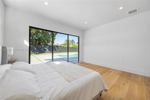 House in Palmetto Bay, Florida 5 bedrooms, 232.44 sq.m. № 2019767 - photo 16