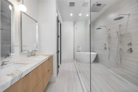 House in Palmetto Bay, Florida 5 bedrooms, 232.44 sq.m. № 2019767 - photo 18