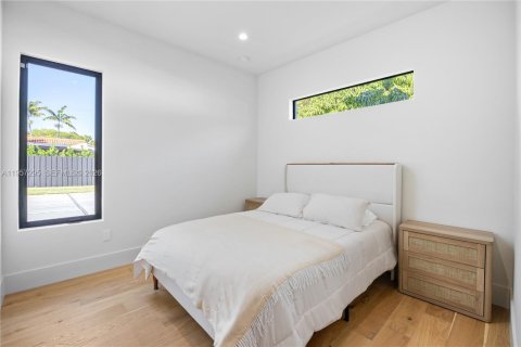 House in Palmetto Bay, Florida 5 bedrooms, 232.44 sq.m. № 2019767 - photo 27