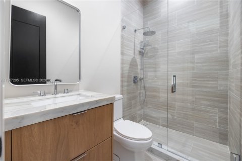 House in Palmetto Bay, Florida 5 bedrooms, 232.44 sq.m. № 2019767 - photo 29