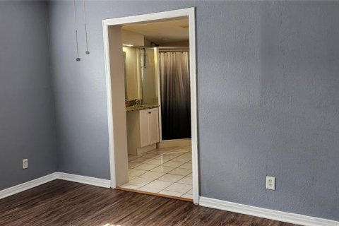 Casa en alquiler en Brandon, Florida, 3 dormitorios, 130.16 m2 № 1817882 - foto 8