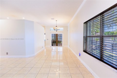 House in Weston, Florida 3 bedrooms, 151.24 sq.m. № 1766860 - photo 6