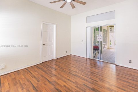 House in Weston, Florida 3 bedrooms, 151.24 sq.m. № 1766860 - photo 17