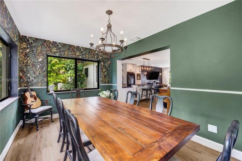 Villa ou maison à vendre à Miami, Floride: 2 chambres, 150.13 m2 № 2044800 - photo 28