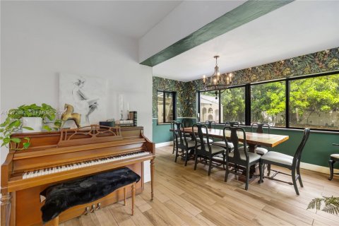 Villa ou maison à vendre à Miami, Floride: 2 chambres, 150.13 m2 № 2044800 - photo 27
